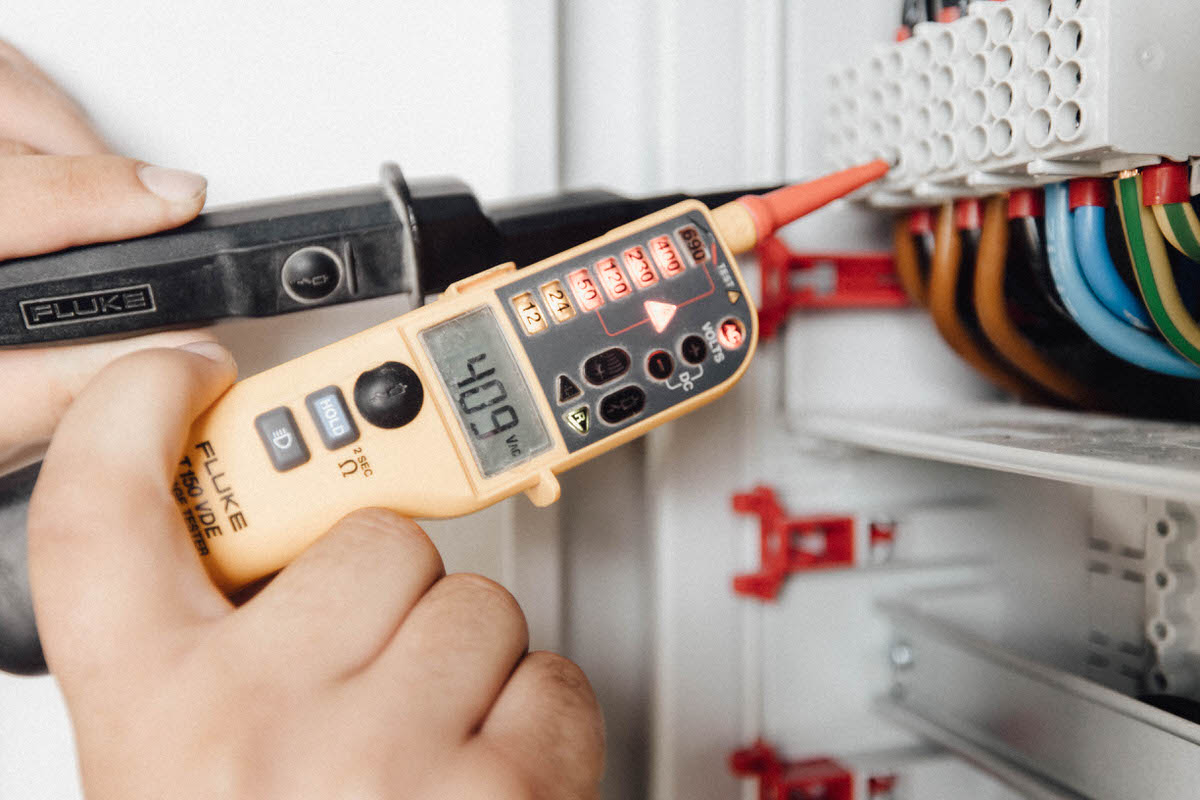 3E-Elektrotechnik bei der Pr&uuml;fung elektrischer Anlagen